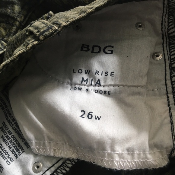 BDG Green Floral Printed Low Rise Mia Shorts 26 - Picture 5 of 7